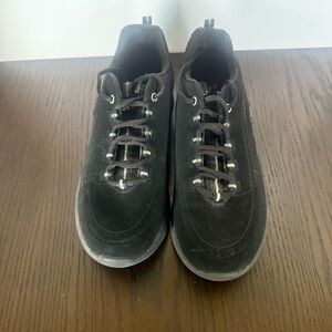 Womens 9 Skechers shoes air cooled memory foam‎ casual black